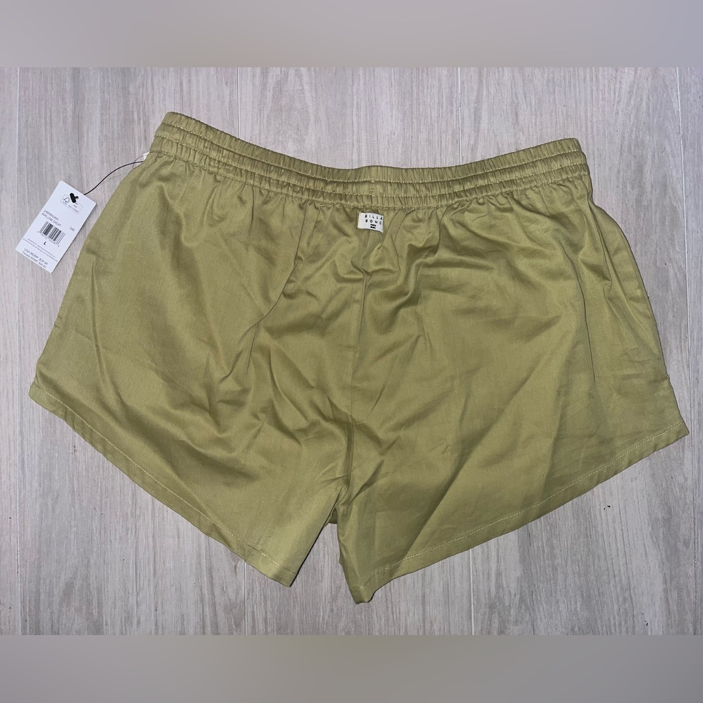 New. Billabong Short